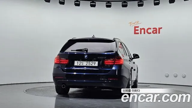 BMW 3-Series 2014 thumb 4