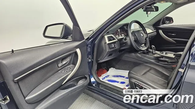 BMW 3-Series 2014 thumb 10