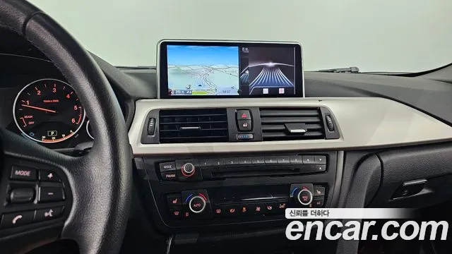 BMW 3-Series 2014 thumb 12