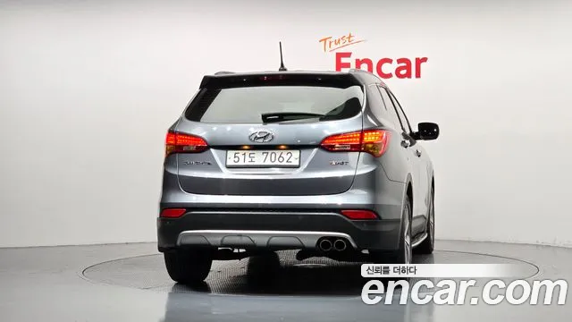 Hyundai Santa Fe 2013 thumb 4