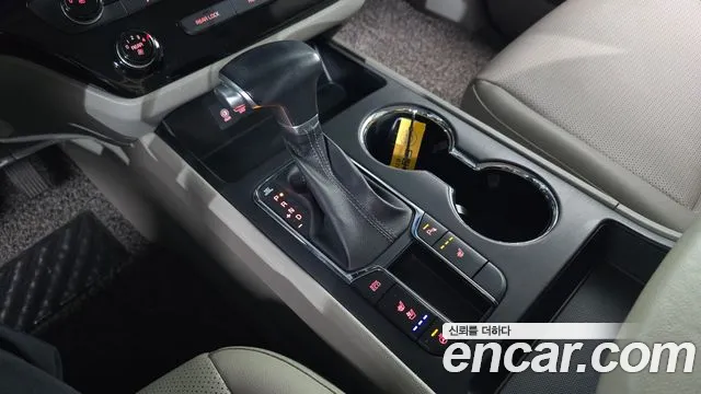 Kia Carnival 2019 thumb 9