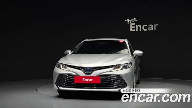 Toyota Camry 2019 thumb 3