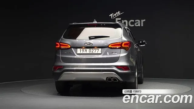 Hyundai Santa Fe 2015 thumb 4