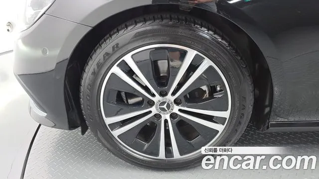 Mercedes-Benz E-Класс 2021 thumb 4