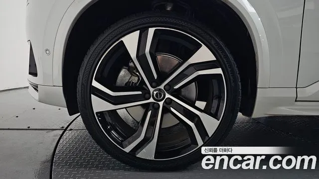 Volvo XC90 2020 thumb 4