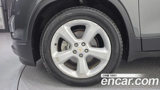 ChevroletGMDaewoo Tracker 2015 thumb 5