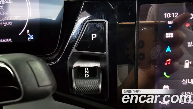 Porsche Macan 2025 thumb 9