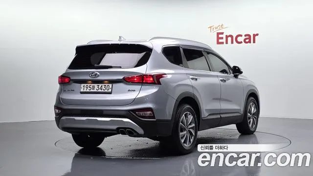 Hyundai Santa Fe 2018 thumb 2