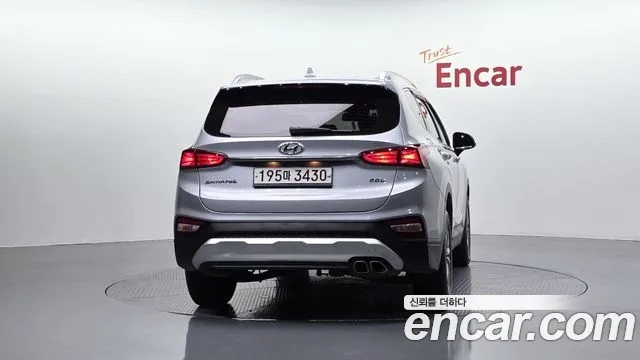 Hyundai Santa Fe 2018 thumb 4