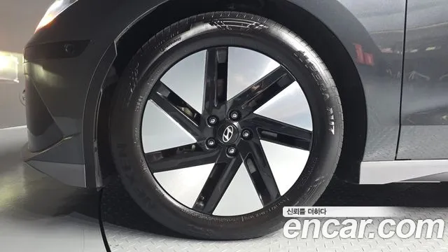 Hyundai IONIQ 6 2024 thumb 4