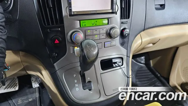 Hyundai Starex 2010 thumb 9