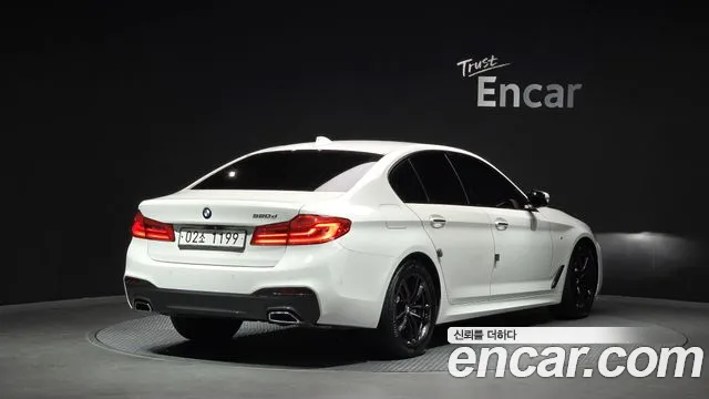 BMW 5-Series 2017 thumb 2