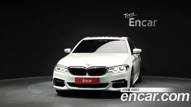 BMW 5-Series 2017 thumb 3
