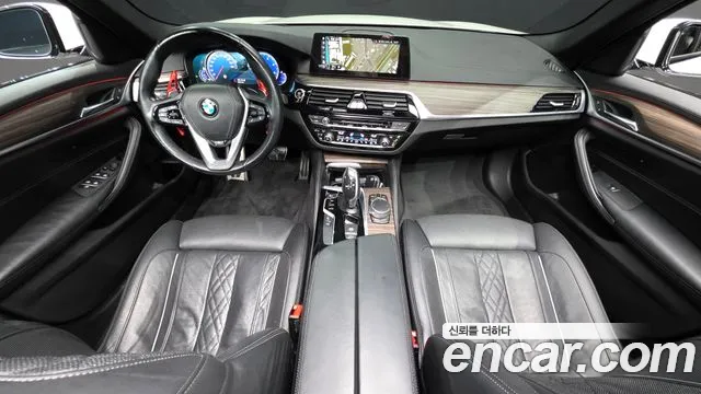 BMW 5-Series 2017 thumb 7