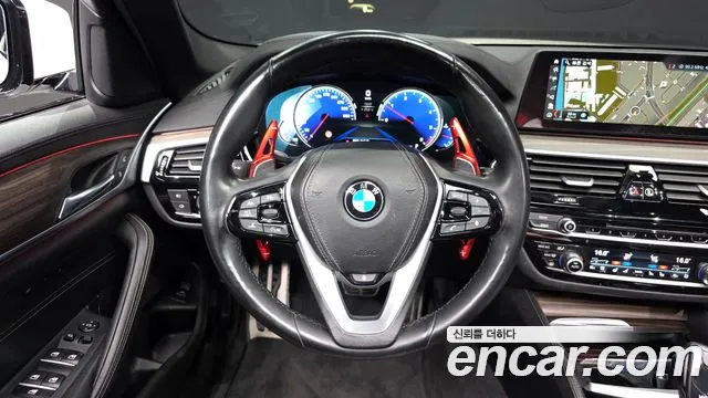 BMW 5-Series 2017 thumb 12