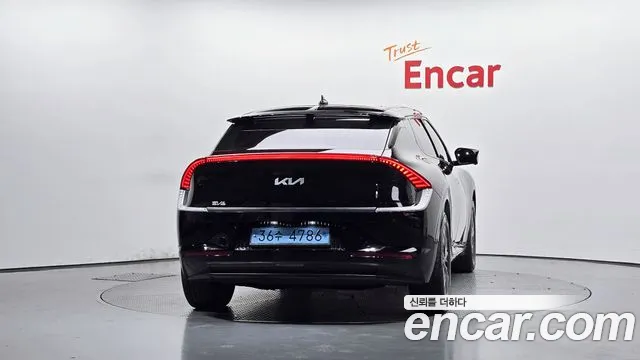 Kia EV6 2023 thumb 3