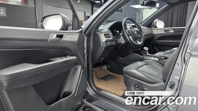 KG_Mobility_Ssangyong Rexton 2019 thumb 9