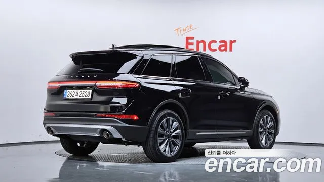 Lincoln Corsair 2021 thumb 2