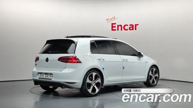 Volkswagen Golf Sportsvan 2016 thumb 2