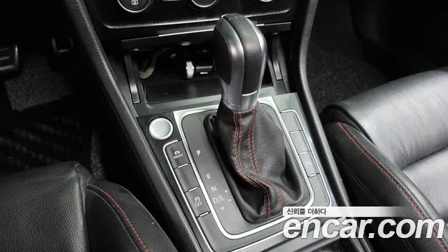 Volkswagen Golf Sportsvan 2016 thumb 9