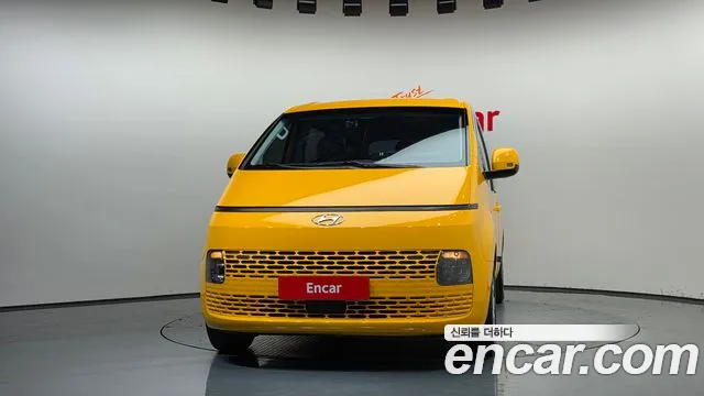 Hyundai Staria 2022 thumb 3
