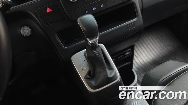Hyundai Staria 2022 thumb 9