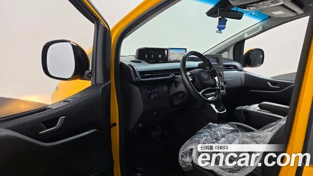 Hyundai Staria 2022 thumb 10