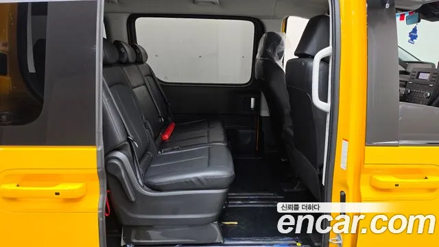 Hyundai Staria 2022 thumb 12