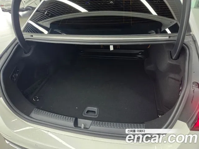 Mercedes-Benz E-Класс 2025 thumb 6
