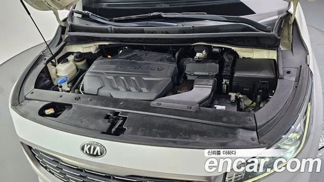 Kia Carnival 2018 thumb 6