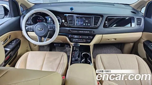 Kia Carnival 2018 thumb 7