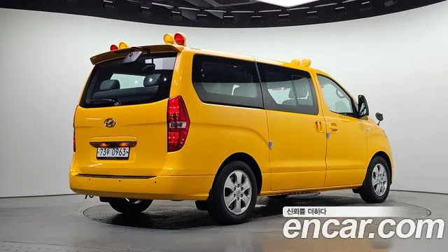 Hyundai Starex 2019 thumb 2