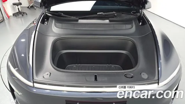 Tesla Model Y 2025 thumb 5