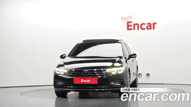 Volkswagen Passat (North America and China) 2022 thumb 2