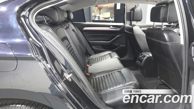 Volkswagen Passat (North America and China) 2022 thumb 11