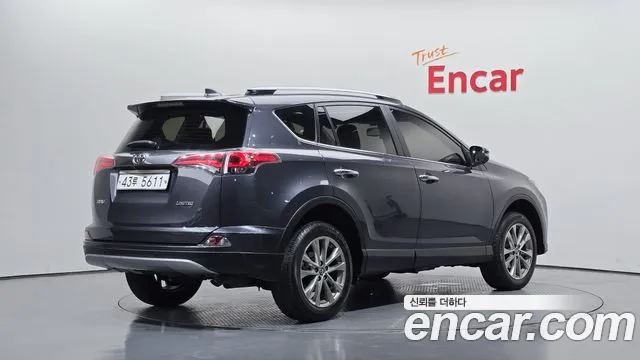 Toyota RAV4 2018 thumb 2