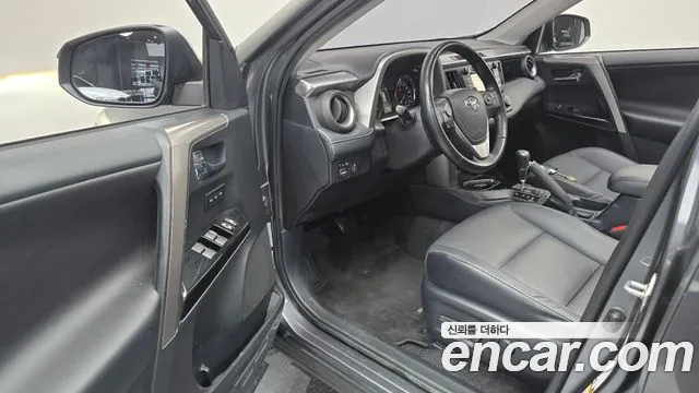 Toyota RAV4 2018 thumb 10