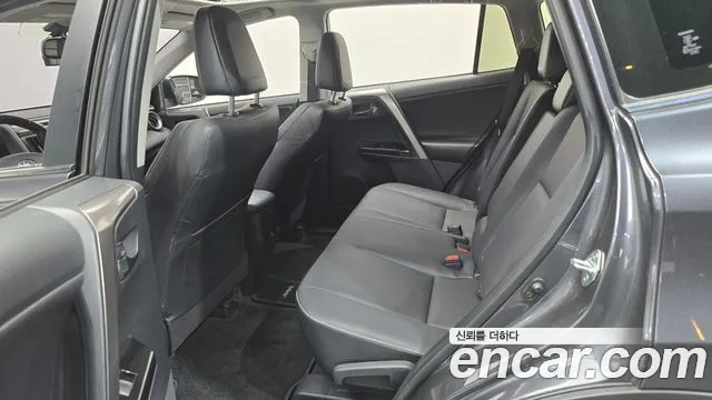 Toyota RAV4 2018 thumb 11