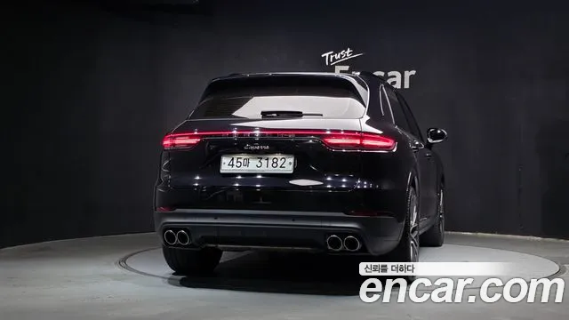Porsche Cayenne 2019 thumb 4