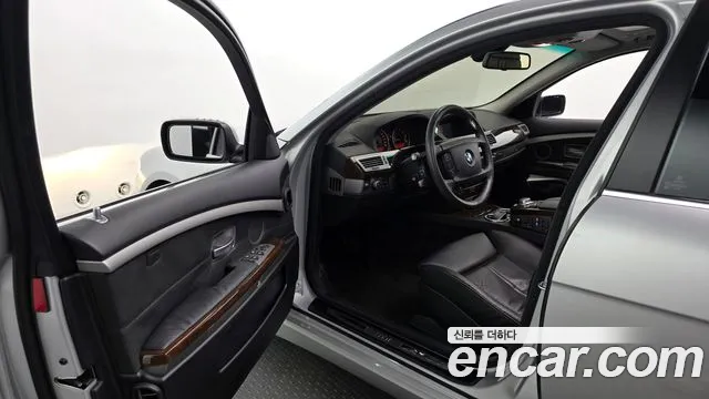 BMW 7-Series 2005 thumb 10