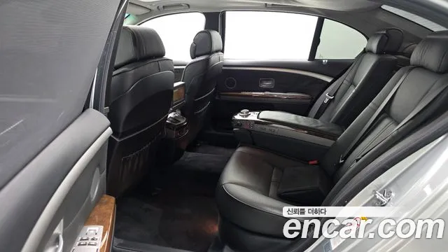 BMW 7-Series 2005 thumb 11