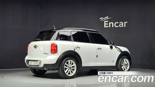 MINI Countryman 2012 thumb 2