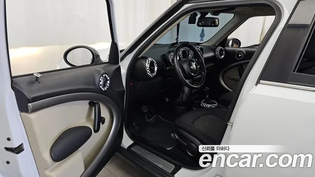 MINI Countryman 2012 thumb 10