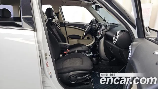 MINI Countryman 2012 thumb 11