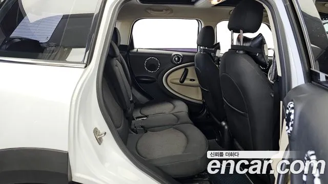 MINI Countryman 2012 thumb 12