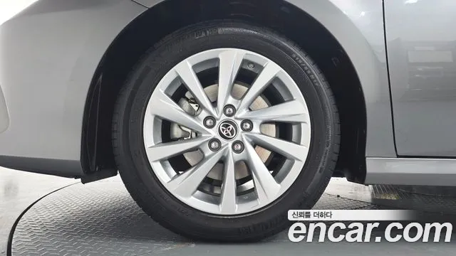 Toyota Camry 2024 thumb 5
