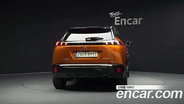 Peugeot 2008 2021 thumb 4