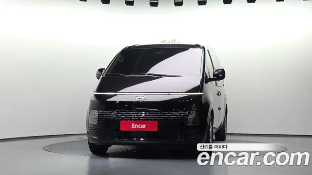 Hyundai Staria 2023 thumb 3