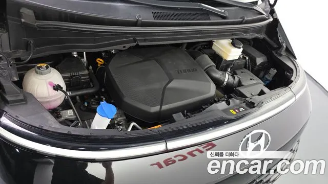 Hyundai Staria 2023 thumb 6