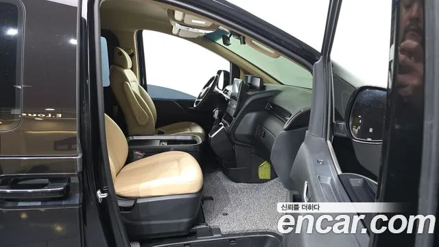 Hyundai Staria 2023 thumb 11